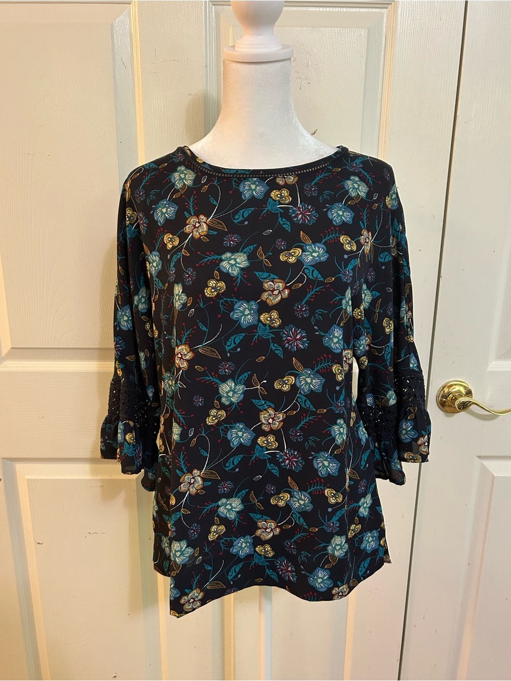 DR2 (a Daniel Rainn brand) floral blouse, XS